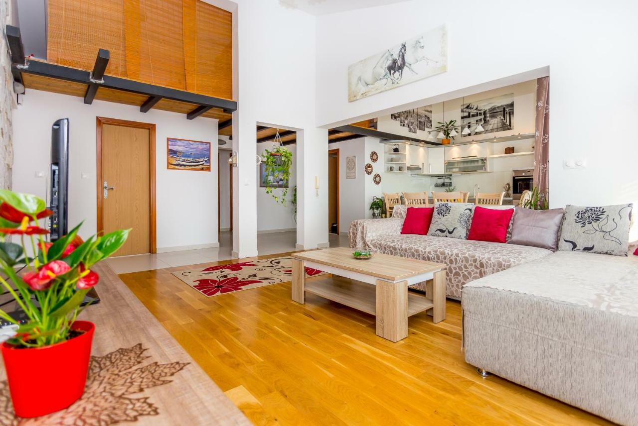 Urban Luxury Suites Juricevic Duće Kültér fotó